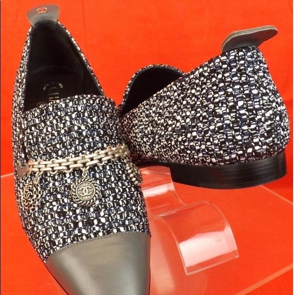 CHANEL MULTICOLOR silver charm moccasin loafers. - Picture 5 of 8